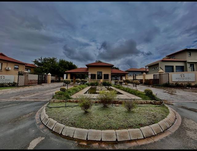 5 BEDROOM HOUSE FOR SALE IN BIRDWOOD ESTATE